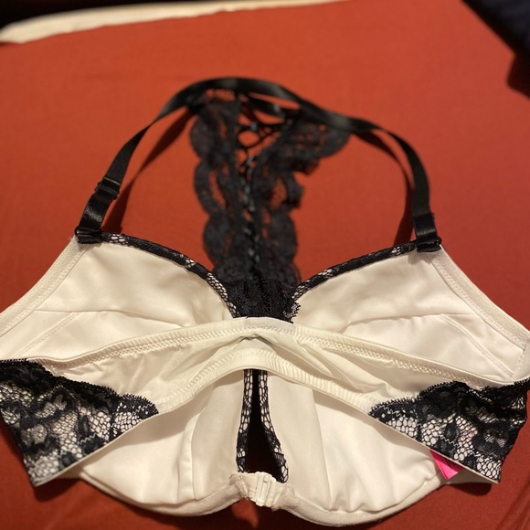 BNWT Black & White Lace Back Bra - Picture 6 of 8